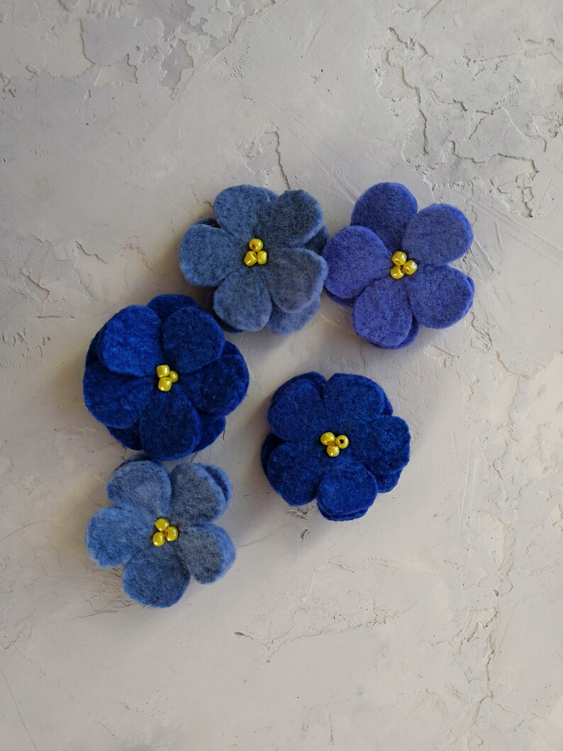 Mother/'s day Felted wool flowers Felt flower pin Felt flower brooch Wool flowers Felted brooch Blue Felt Brooch Wool Jewelry