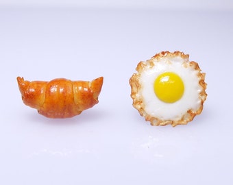 Boucles d’oreilles miniatures pour la nourriture - Boucles d’oreilles en pain - Boucles d’oreilles en œuf - Petit déjeuner miniature - Bijoux alimentaires miniatures - Boucles d’oreilles foodie - Cadeaux Foodie