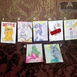 Cartes d'artiste fanart MLP originales - ATC poney cheval bff crocodile méchant héros discorde chrysalis pegasus alicorne changeling - Fabriqué au Canada