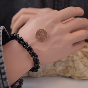 Black Agate Stretch Bracelet for Men: Handmade Gemstone Jewelry