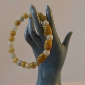 Carved honey jade beaded bracelet, elastic bead bracelet, jade bead elastic bracelet, gemstone jade bracelet, handmade jade bracelet.