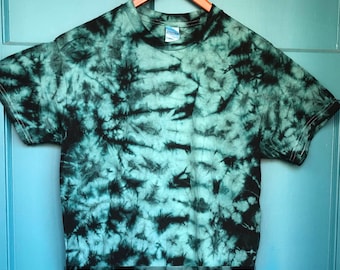 Emerald Cropped or Full Length Tie Dye T-Shirt, Emerald Green Crystal Tie Dye T-Shirt, Green Tie Dye T-Shirt, Cropped Tie Dye by Enigma Chic