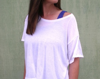 Fließendes Crop Top, Weißes Crop Top von Enigma Chic
