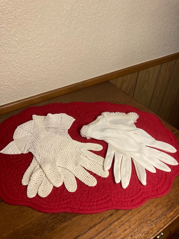 Vintage Crocheted Glove Set - image 1