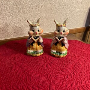 Singing Bunny Rabbits