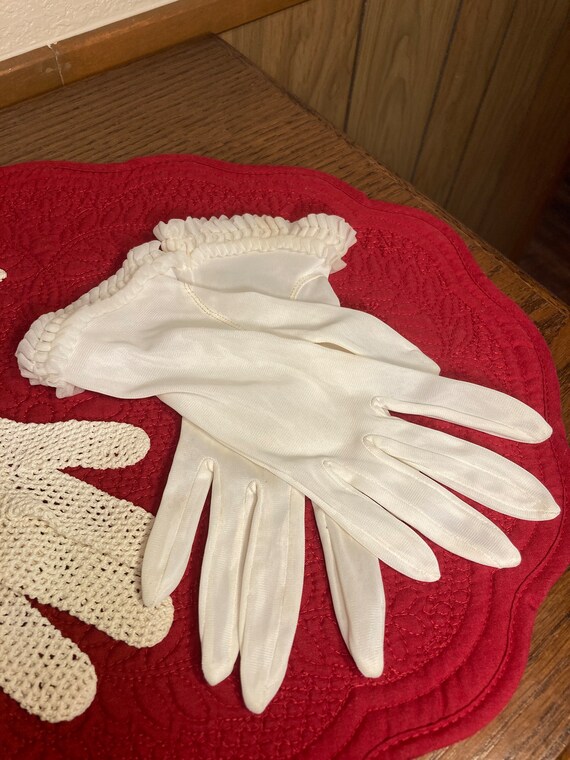 Vintage Crocheted Glove Set - image 3