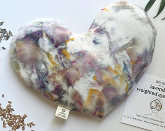 Mascarilla para ojos con peso y aroma a lavanda, teñida a mano con forma de corazón