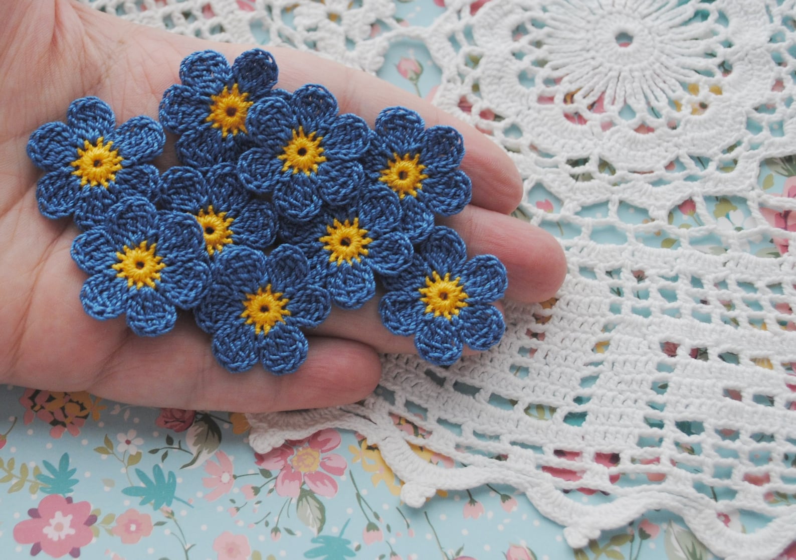 Crochet me not flower appliques. Crocheted flowers for Etsy