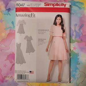 Simplicity Sewing Pattern 8047. Women&#39;s Dress size 6-14
