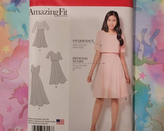 Simplicity Sewing Pattern 8047. Women's Dress size 6-14