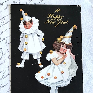 Süße kleine Clowns Postkarte, Neujahr, Pierrot Kostüm und Hut, HD Sandford, Raphael Tuck Oilette