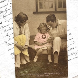 Vintage Postkarte, Gladys Cooper mit Mann und Tochter Baby Joan, berühmte Schauspielerin, Philco