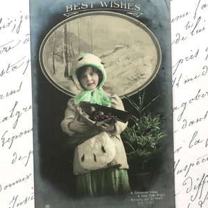 Antike Weihnachts Postkarte, Susanne Lafrenz, Hübsches Mädchen in Wintermantel, Pelzmütze und Muff, echte Fotografie, Drehfoto