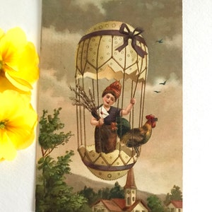 Deutsche Oster Postkarte, Heißluftballon, gesprungenes Ei, kleiner Junge mit Huhn, Prägung, Illustration, Edwardian PFB