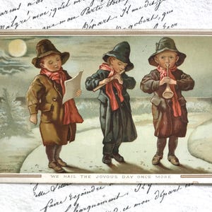 Viktorianische Weihnachtskarte, Kinder im Schnee, Sternsinger, Musiker, kleine Jungen, 1800