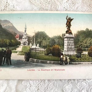 Edwardianische französische Postkarte Lourdes, La Basilique et L’esplanade, Echte Fotografie, 1904