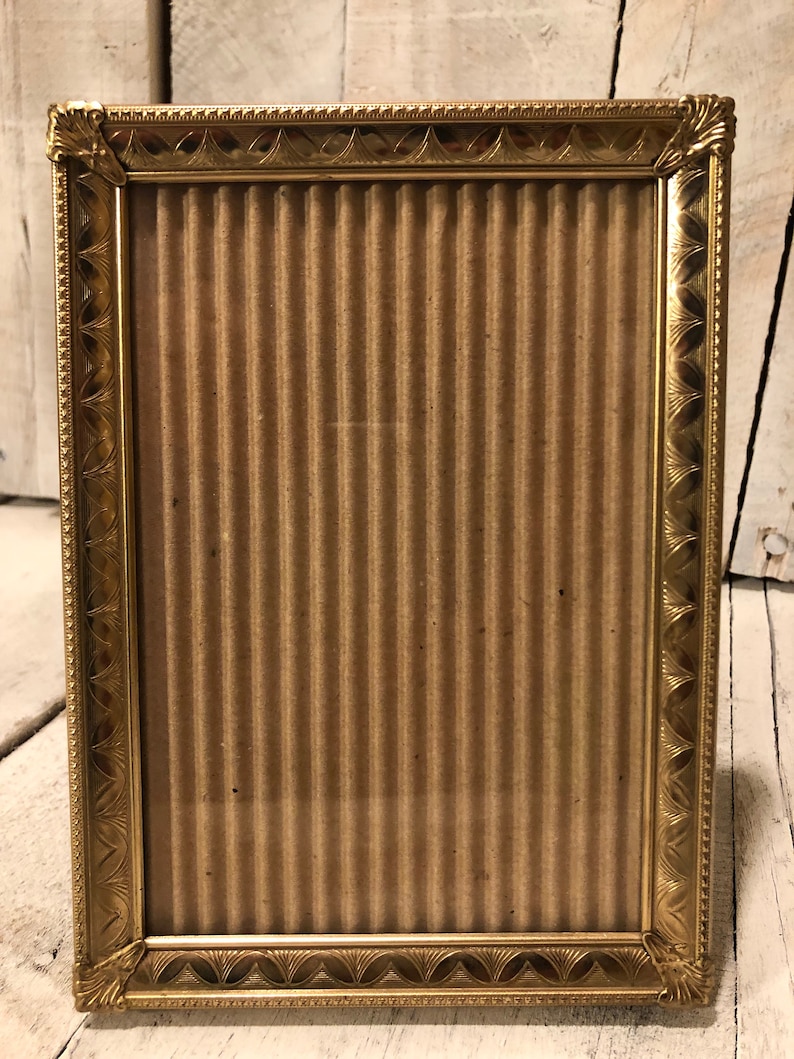 Vintage 5x7 Gold Toned Frames Simple Detailing Victorian Style Romantic