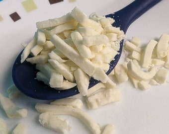Freeze-Dried Mozzarella Cheese Shreds: The Perfect Snack for On-the-Go