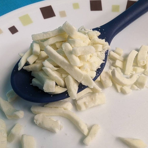 Freeze-Dried Mozzarella Cheese Shreds: The Perfect Snack for On-the-Go