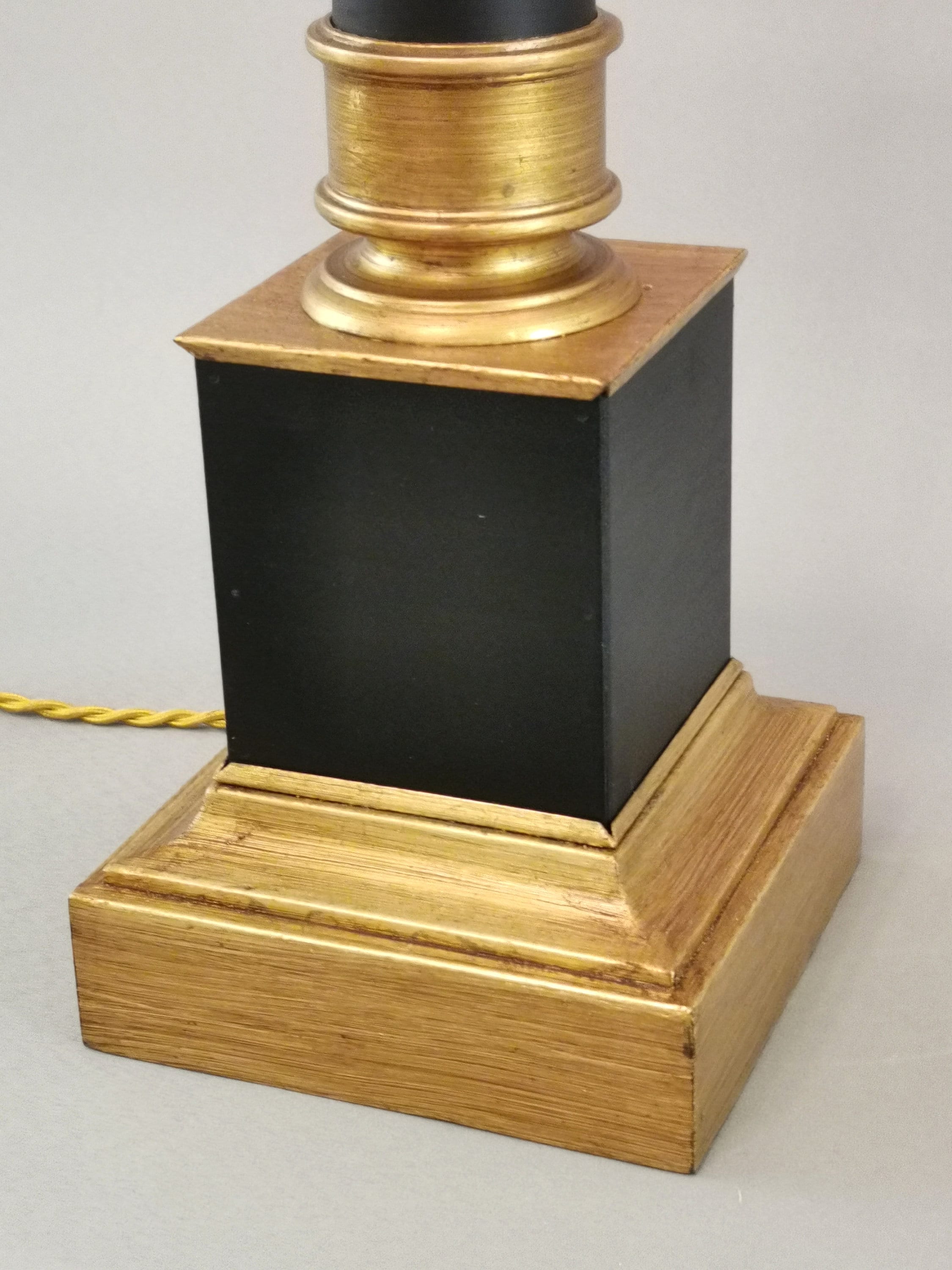 Large Vintage Classic Black/gold Table Lamp / Tole Shade - Etsy