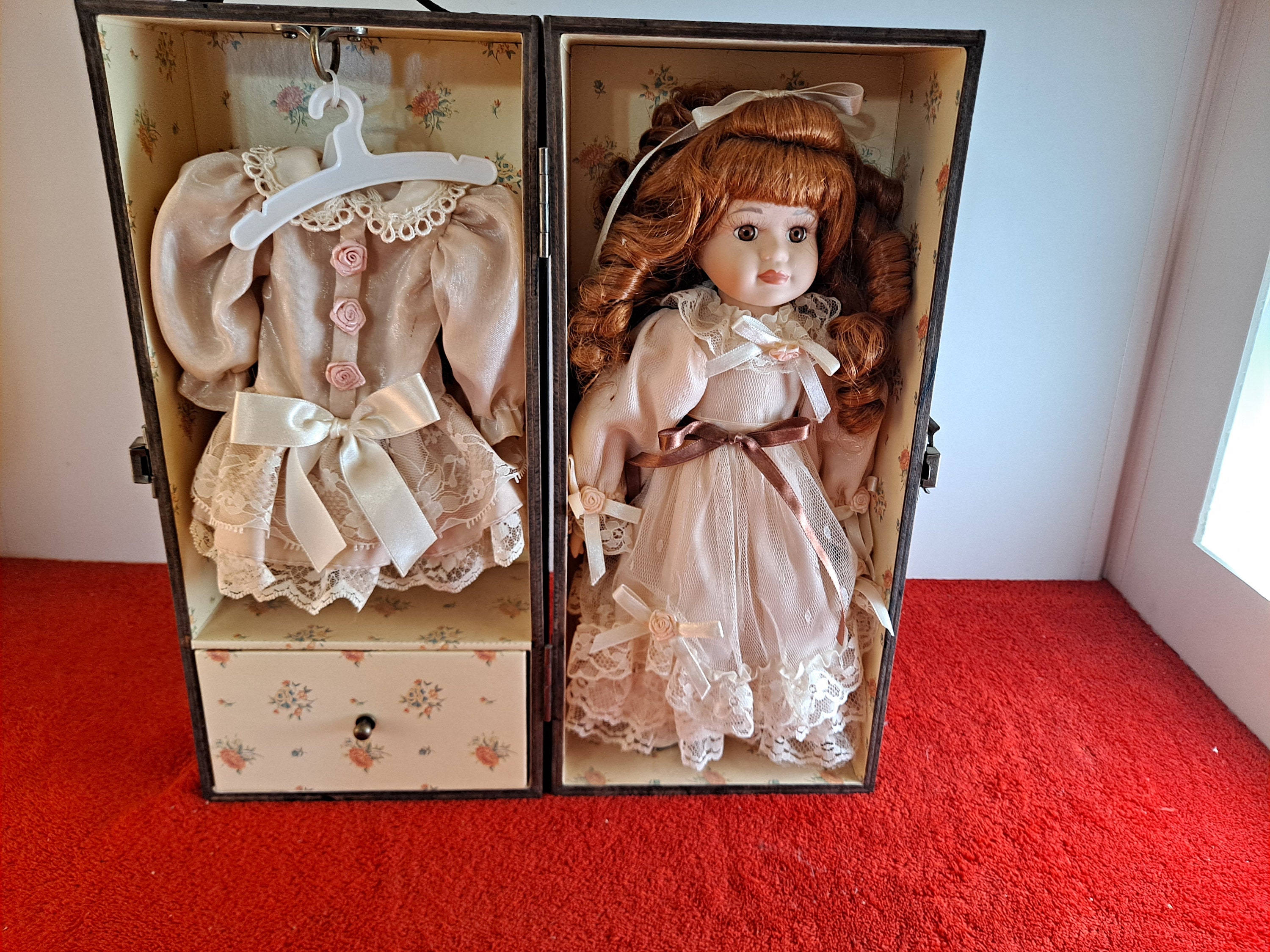 Wood Doll Photo Box 