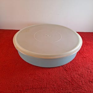 Vintage tupperware pie carrier / cookie carrier / #242 and #294 / pie keeper / pie holder / cookie holder / cookie keeper / free shipping