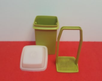 vintage Tupperware pickle keeper / pickle container / pick a deli / tupperware #1330