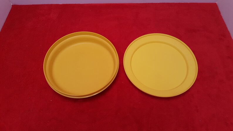 vintage tupperware bowl set of 2 medium Seal-N-Serve set 1 yellow #1337 1 orange tupperware #1336