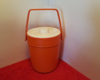 Vintage plastic rubbermaid ice bucket, orange plastic ice bucket, rubbemaiD, #2260