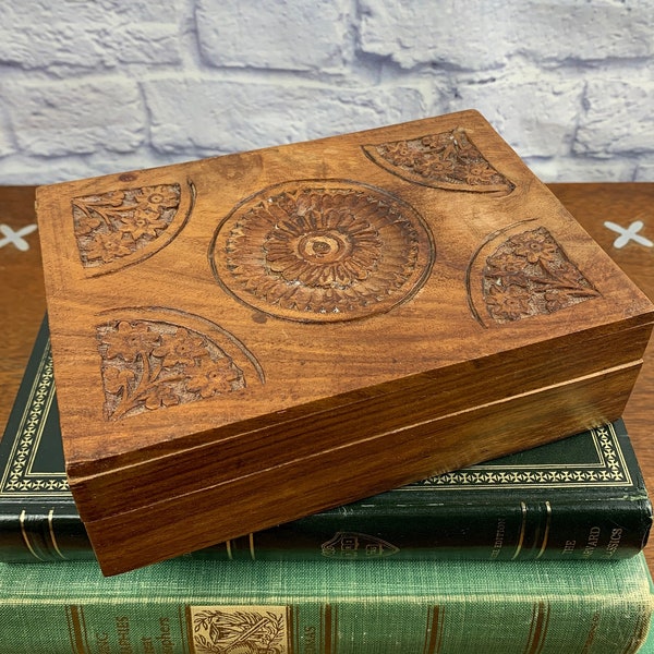 Vintage Hand Carved Wooden Trinket Box Daisy Floral Pattern Made in India Modern Bohemian Style