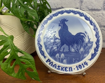Antique Bing and Grondahl Paasken 1914 Easter Stove Pipe Cover Wall Hanging Plate Blue and White with Rooster