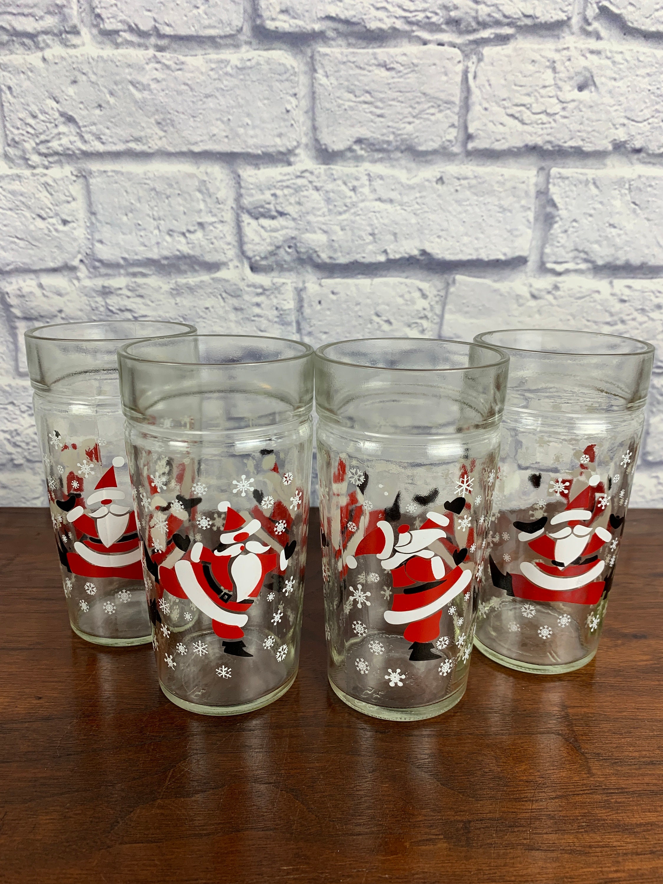 Leaping Santa Claus Anchor Hocking Thick 1970s Christmas Glasses
