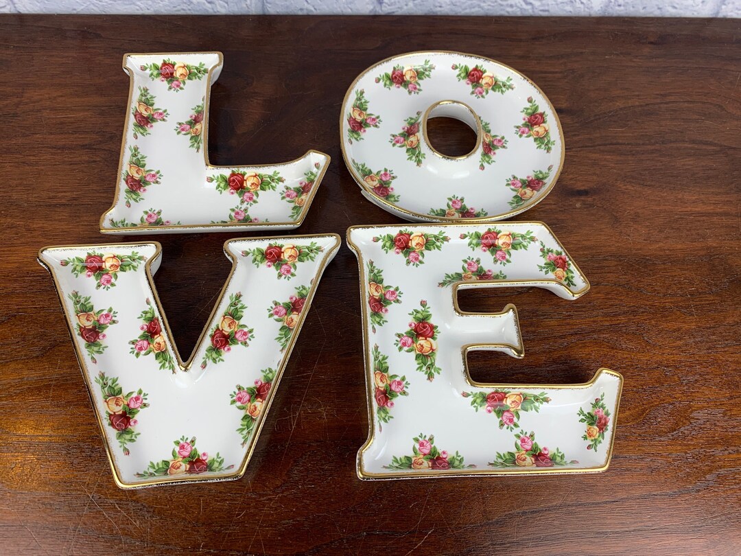 Royal Albert LOVE Candy Dish Set of Four Old Country Rose in Original