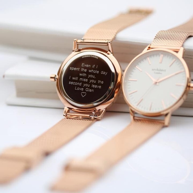 Reloj grabado en oro rosa personalizado para mujer / Reloj personalizado con escritura a mano para ella, reloj grabado para mujer Standard Engraving