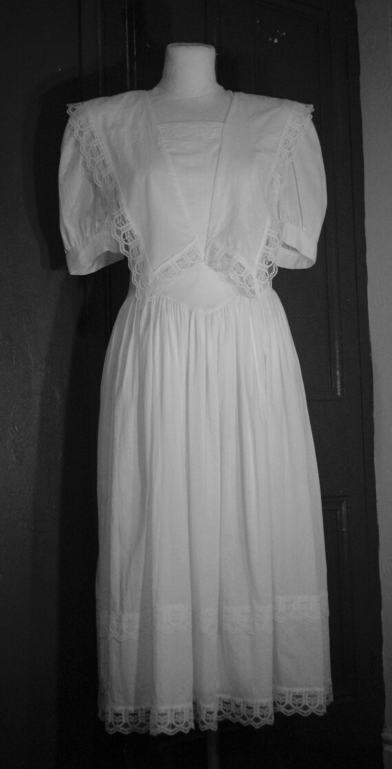 Gunne Sax Vintage Dress stunning!! size 8-10