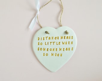 Absent Someone Special Quote Heart Distance Thoughtful Ornament Wall Plaque Home Decor Sentimental Meaningful Friends Gift Idea