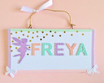 Placa personalizada con nombre de hadas y estrellas para la puerta de la habitación infantil. Letrero de hadas. Regalo significativo y personalizado para niños.