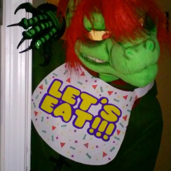 Five Nights At Freddies Chika Bib.