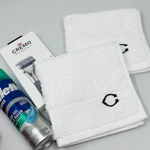 ¡ENVÍOS RÁPIDOS! Toalla de invitados personalizada bordada