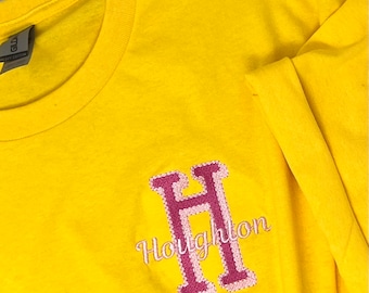 Camiseta con monograma bordado