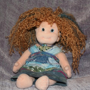 Einzigartige Upcycled &quot;Geist Freund Puppe&quot; von Mandy Wildman. Ty Prinzessin mit benutzerdefinierten Göttin Kleid und Vintage Perlenkette. Komfort bringt.
