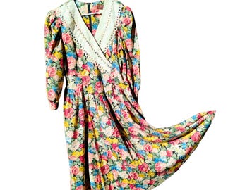 1980s Floral Dress. Long puff sleeves. Linen collar with lace trim. Cottagecore. RARE XL Plus size.