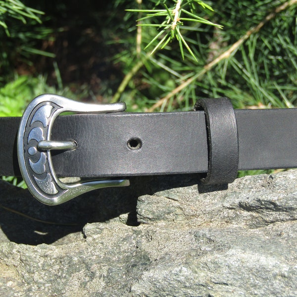 Black Narrow leather belt, Full grain black leather womans belt, 1 inch wide belt, Horseshoe hardware