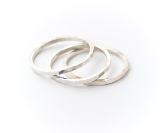 Conjunto de 3 anillos de apilamiento martillados - Anillo de apilamiento de plata de ley o anillo midi