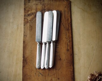 Vintage Silver Knives Oneida Silverplate Cutlery Tudor Plate Silverware Set of Six Elegant Pattern