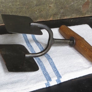 Antique Herb Chopper Rustic Farmhouse Kitchen Utensil Metal Mincer Wooden Handle