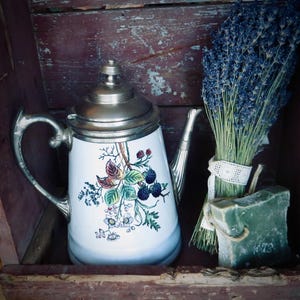Antique Blackberries Enamel Coffee Pot Teapot Fruit Graniteware Coffeepot Cottagecore Victorian Decor