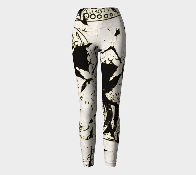 Leggings noirs et blancs avec art gothique, texture fissurée déchirée, art du texte, leggings de yoga pour femme, pantalons de fitness pour elle, collants de créateur image 6