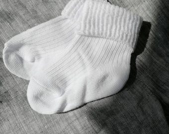 white socks 2-12 M