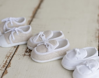 Baby boy linen white or beige moccasins Infant baby shoes Classic moccasins Handmade baby shoes linen